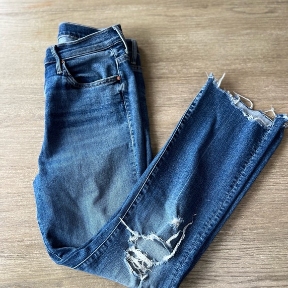 Mother woman’s the insider crop step chew jeans - Picture 16 of 16